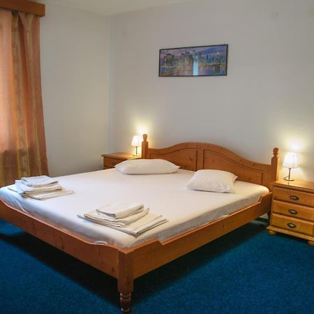 Hotel Maier Hunedoara Zewnętrze zdjęcie