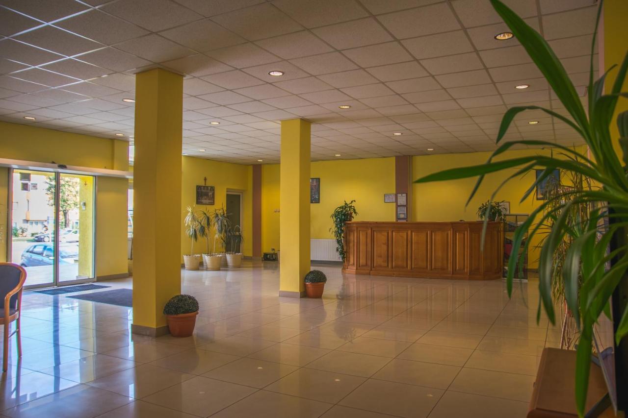 Hotel Maier Hunedoara Zewnętrze zdjęcie